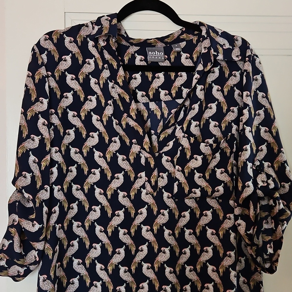 Navy and White Button Up Top, 3/4 Sleeves, Parrot Design, Sz M